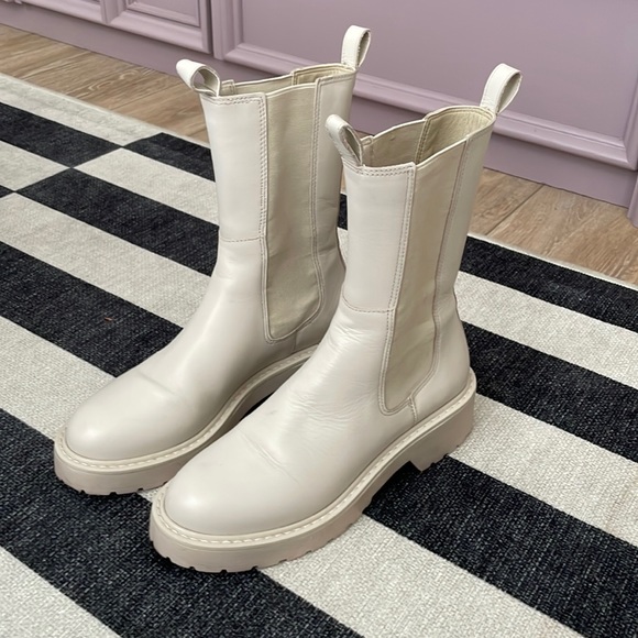 Steve Madden Cream Boots - Picture 1 of 4